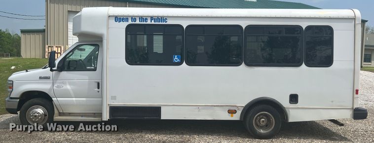 image for item KN9545 2012 Ford E450  shuttle bus