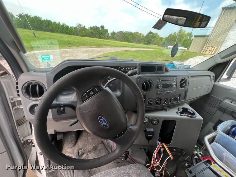 image for item KN9545 2012 Ford E450  shuttle bus