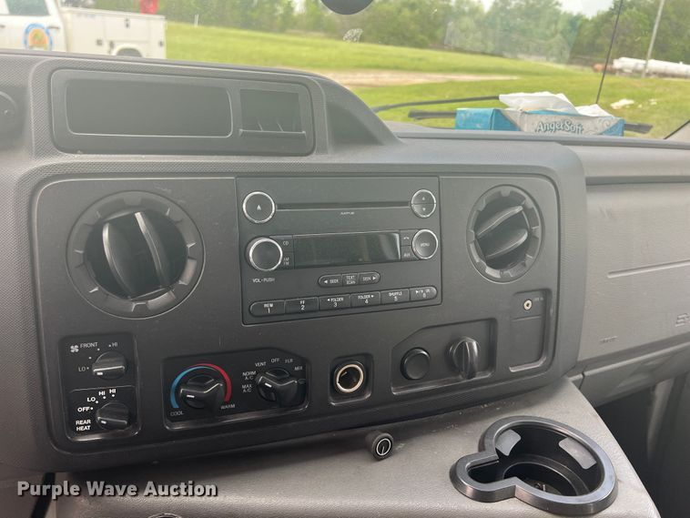 image for item KN9545 2012 Ford E450  shuttle bus