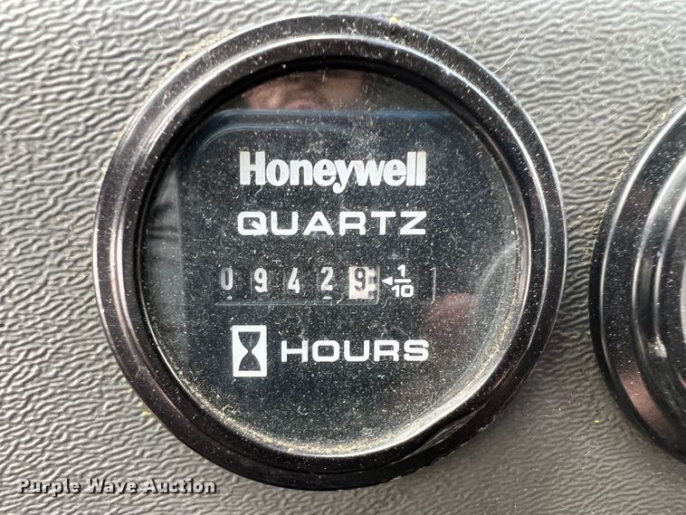 image for item KN9545 2012 Ford E450  shuttle bus