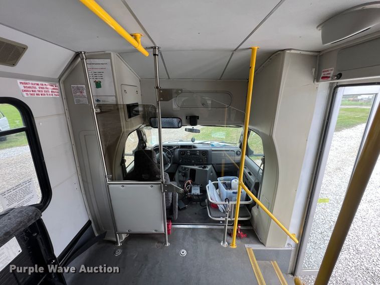 image for item KN9545 2012 Ford E450  shuttle bus