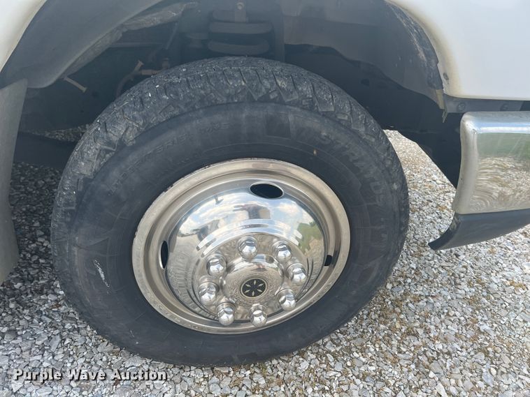 image for item KN9545 2012 Ford E450  shuttle bus