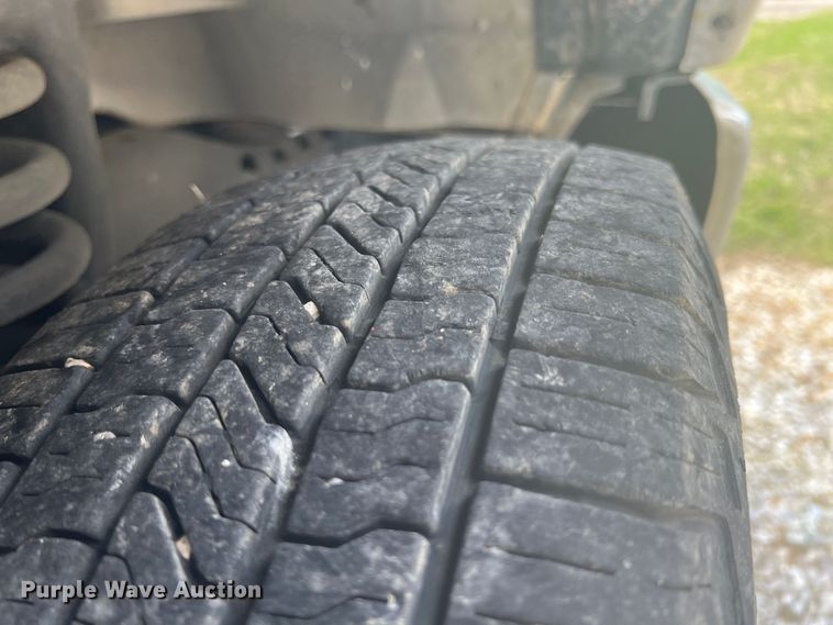 image for item KN9545 2012 Ford E450  shuttle bus