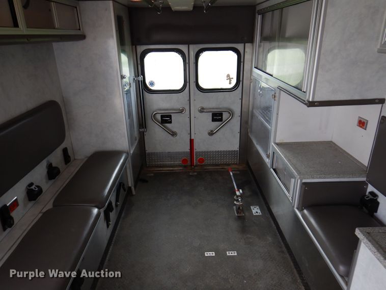 image for item KN9869 2004 Ford E450  ambulance
