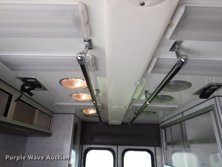 image for item KN9869 2004 Ford E450  ambulance