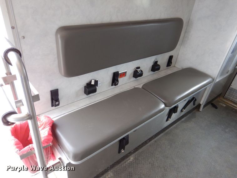 image for item KN9869 2004 Ford E450  ambulance