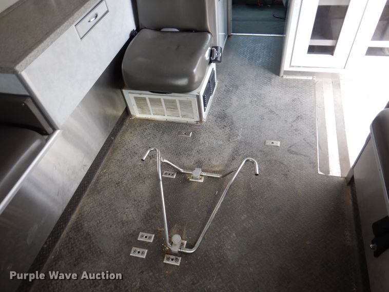 image for item KN9869 2004 Ford E450  ambulance