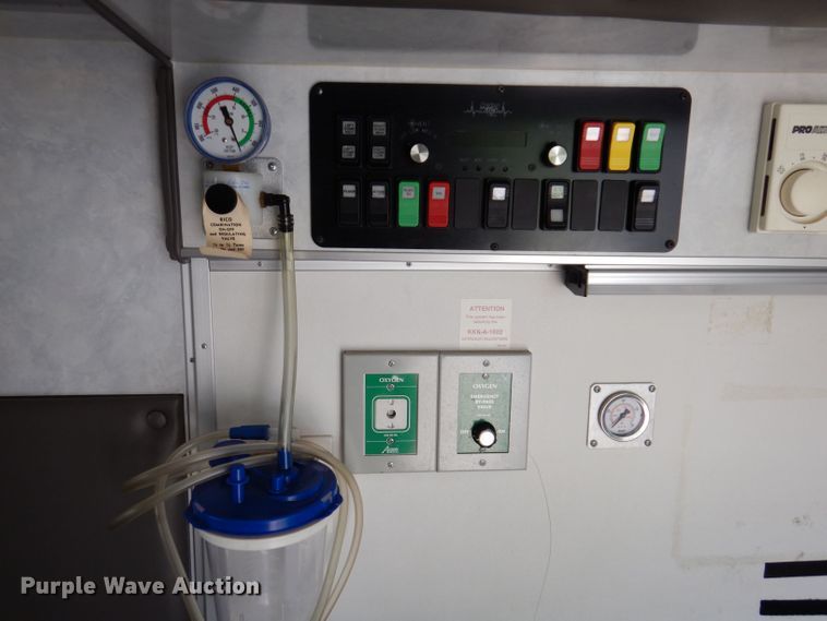 image for item KN9869 2004 Ford E450  ambulance