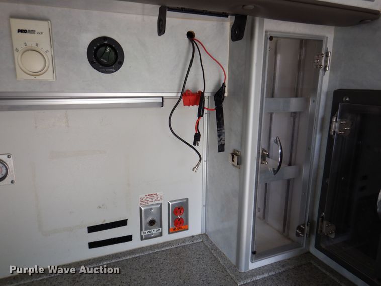 image for item KN9869 2004 Ford E450  ambulance