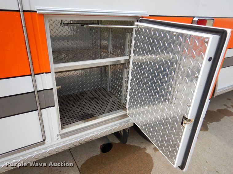 image for item KN9869 2004 Ford E450  ambulance
