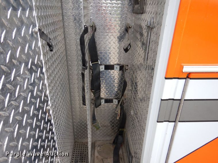 image for item KN9869 2004 Ford E450  ambulance