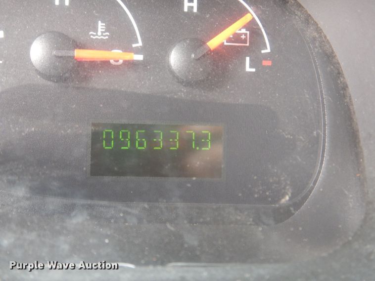 image for item KN9869 2004 Ford E450  ambulance