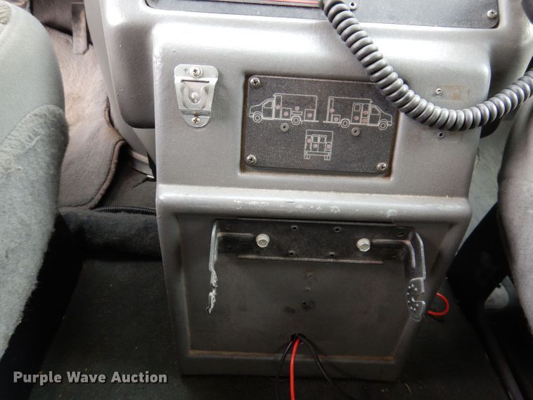 image for item KN9869 2004 Ford E450  ambulance