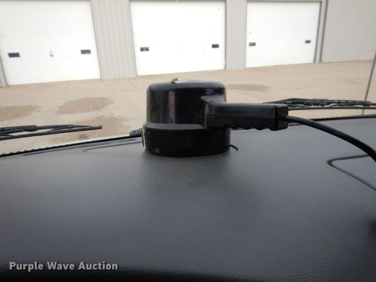 image for item KN9869 2004 Ford E450  ambulance