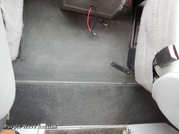 image for item KN9869 2004 Ford E450  ambulance