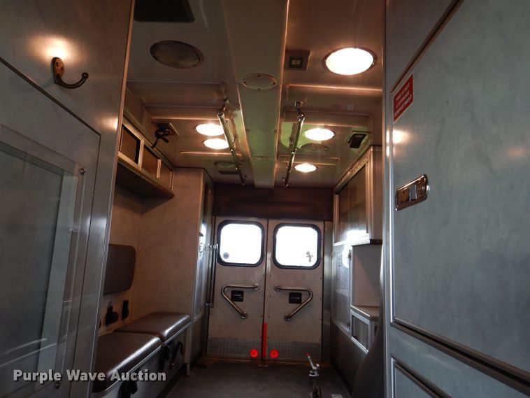 image for item KN9869 2004 Ford E450  ambulance
