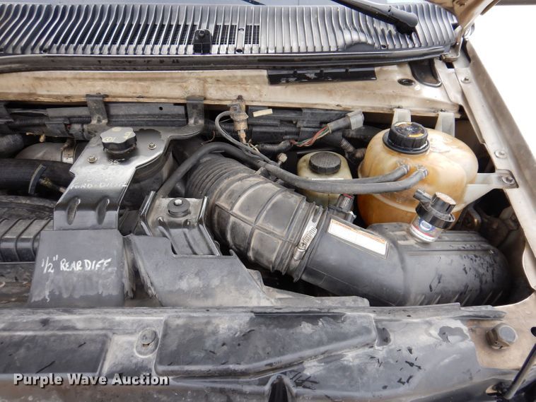 image for item KN9869 2004 Ford E450  ambulance