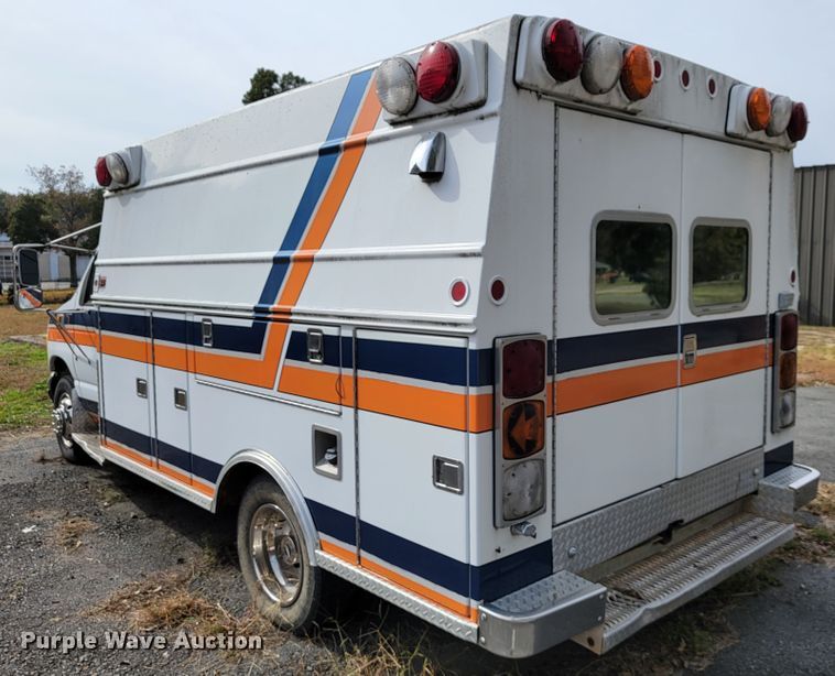 image for item KQ9084 1994 Ford Econoline E350  ambulance