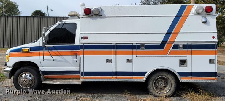 image for item KQ9084 1994 Ford Econoline E350  ambulance