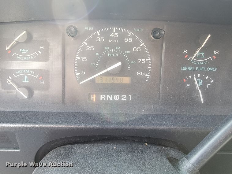 image for item KQ9084 1994 Ford Econoline E350  ambulance