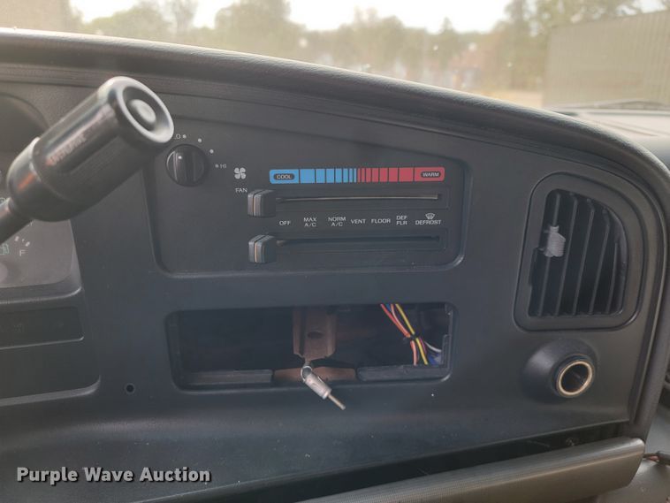 image for item KQ9084 1994 Ford Econoline E350  ambulance