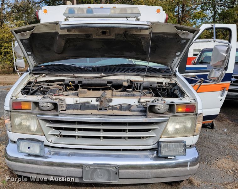 image for item KQ9084 1994 Ford Econoline E350  ambulance