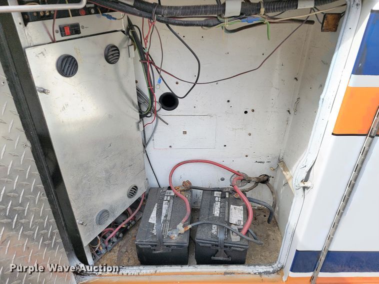 image for item KQ9084 1994 Ford Econoline E350  ambulance