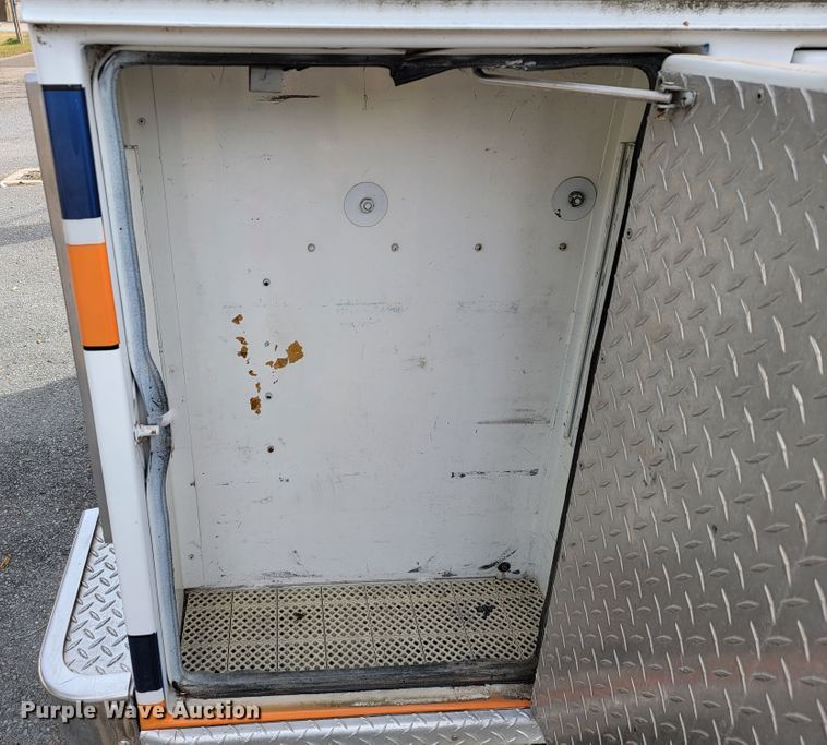 image for item KQ9084 1994 Ford Econoline E350  ambulance