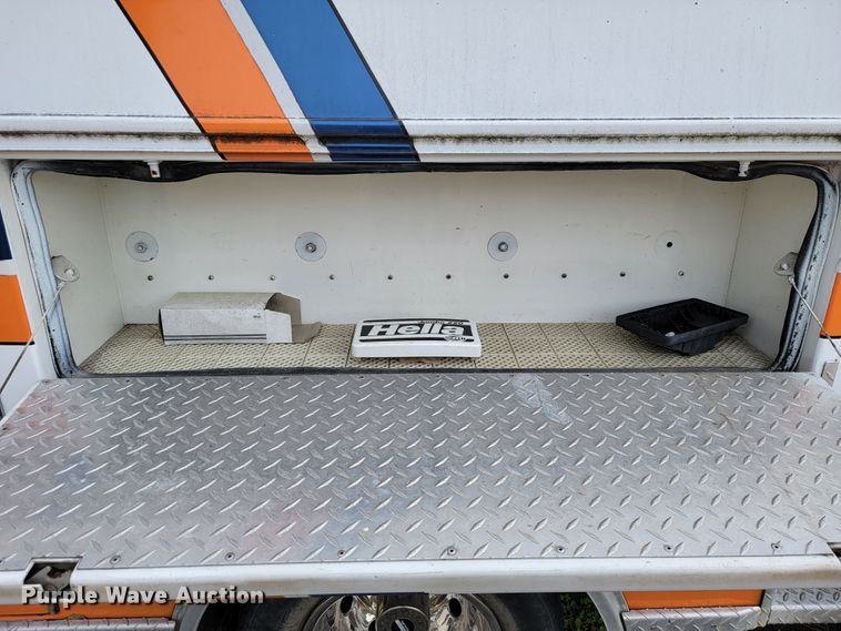 image for item KQ9084 1994 Ford Econoline E350  ambulance