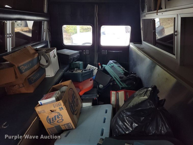 image for item KQ9084 1994 Ford Econoline E350  ambulance