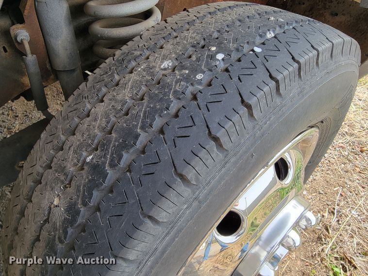 image for item KQ9084 1994 Ford Econoline E350  ambulance