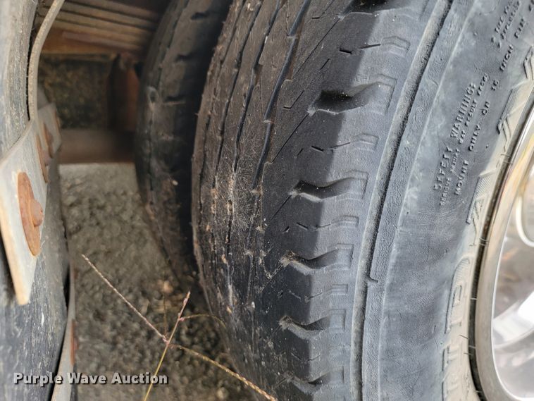 image for item KQ9084 1994 Ford Econoline E350  ambulance