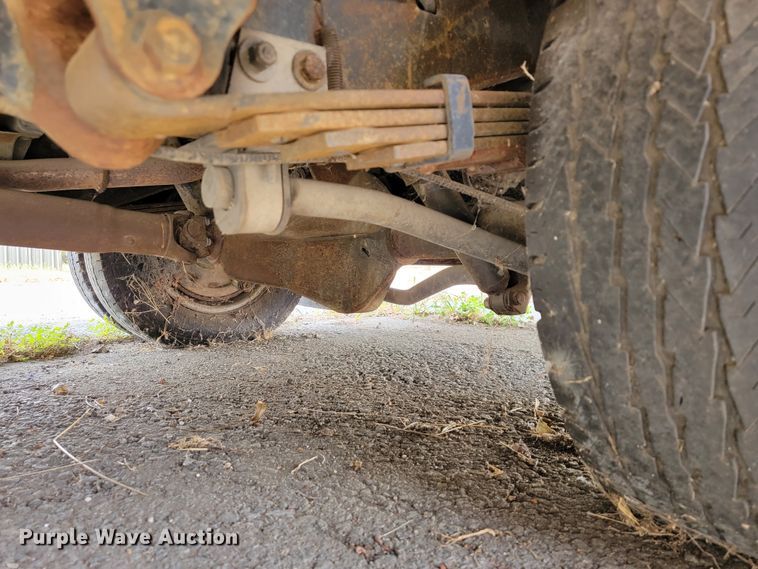 image for item KQ9084 1994 Ford Econoline E350  ambulance