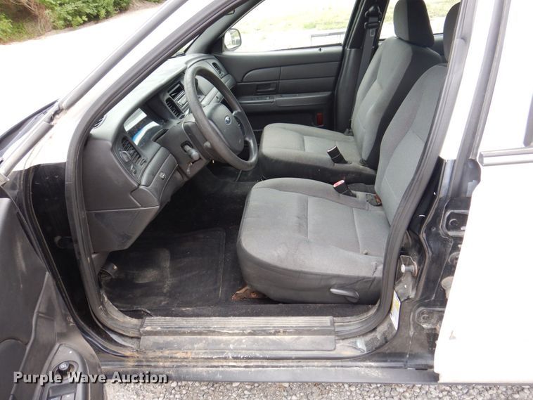 image for item KR9330 2009 Ford Crown Victoria Police Interceptor