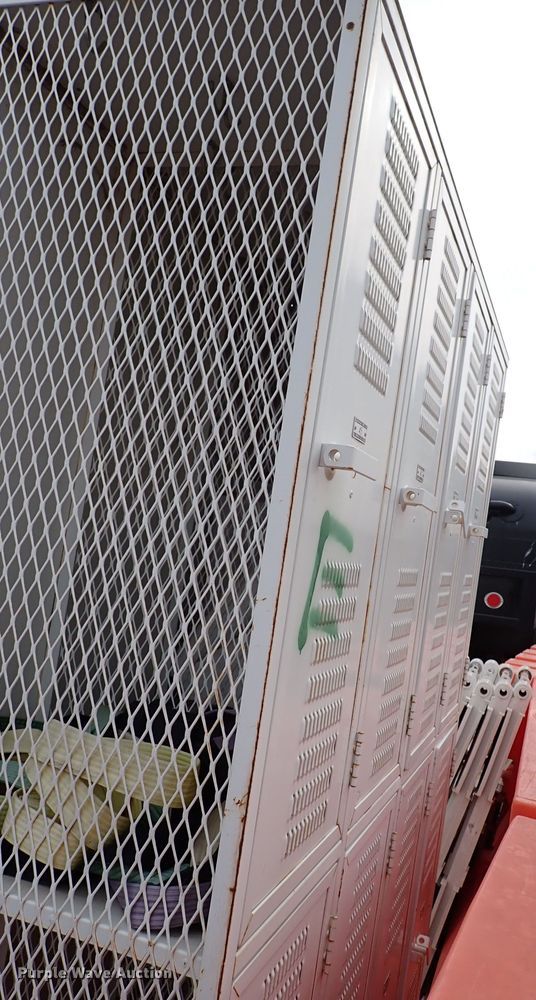 image for item KR9688 (3) locker sections