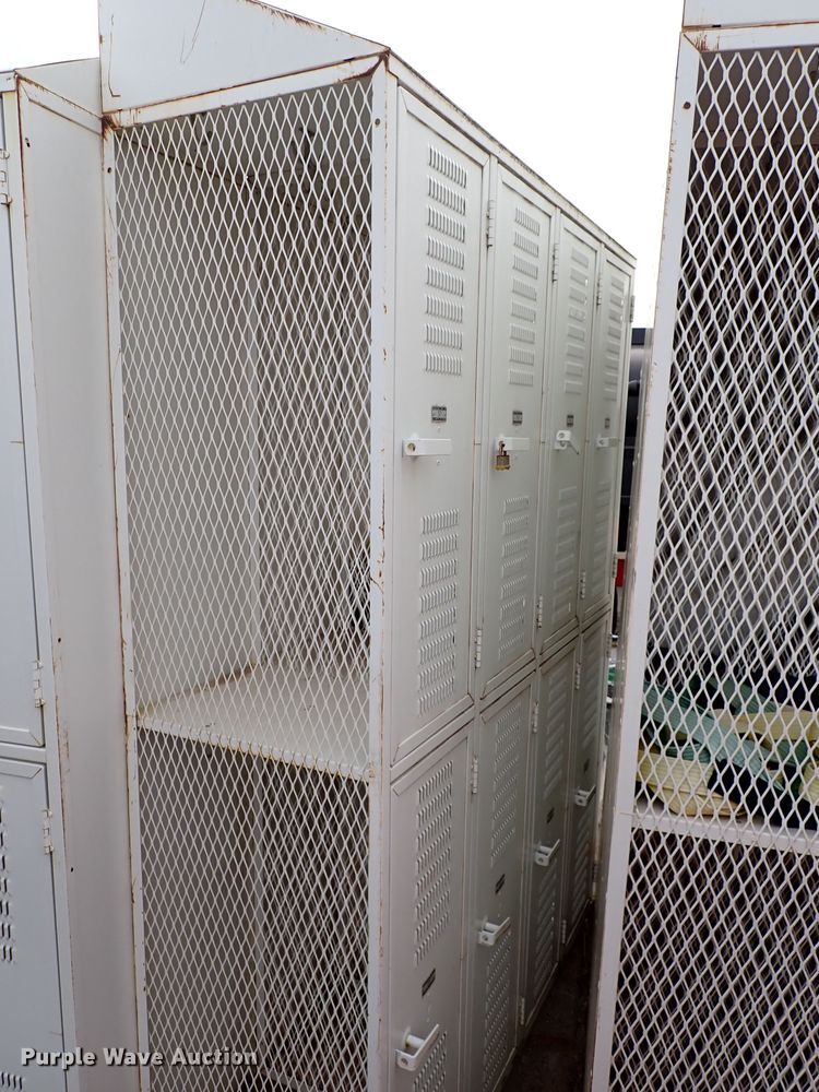 image for item KR9688 (3) locker sections