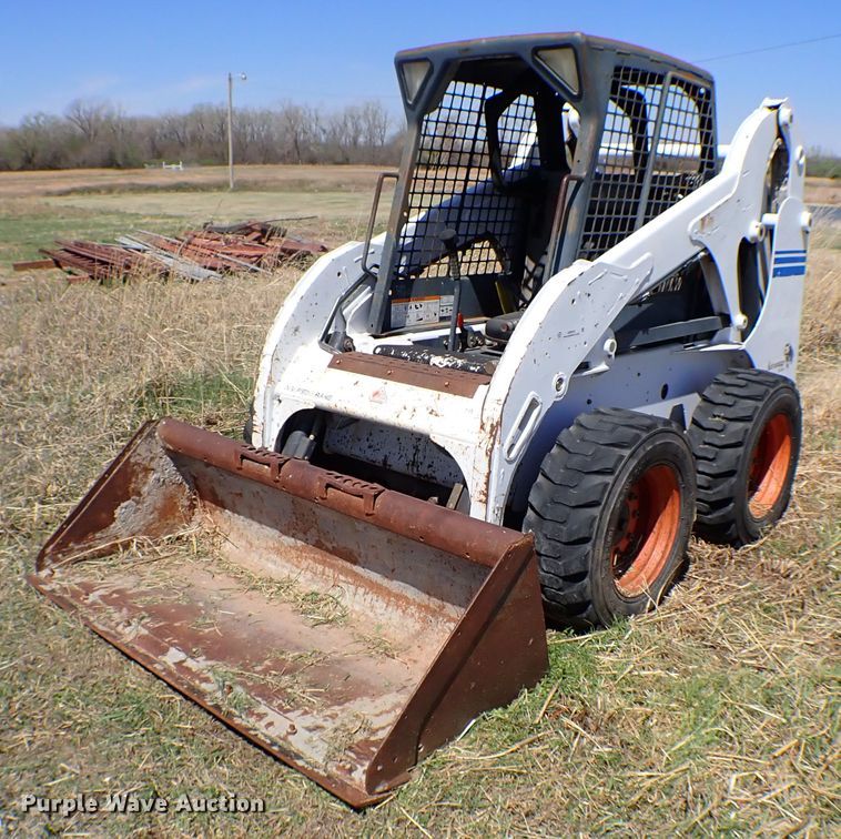 image for item KR9701 2000 Bobcat 773G  skid steer loader
