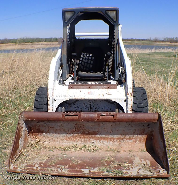 image for item KR9701 2000 Bobcat 773G  skid steer loader
