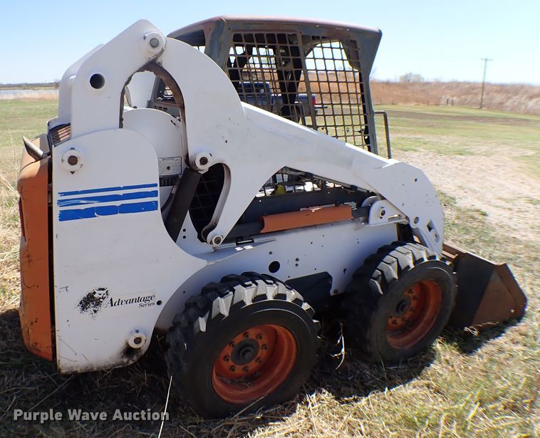 image for item KR9701 2000 Bobcat 773G  skid steer loader