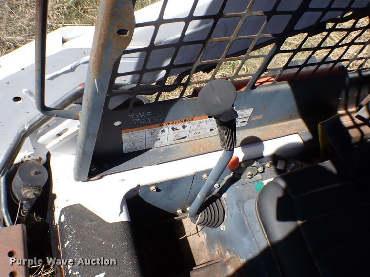 image for item KR9701 2000 Bobcat 773G  skid steer loader