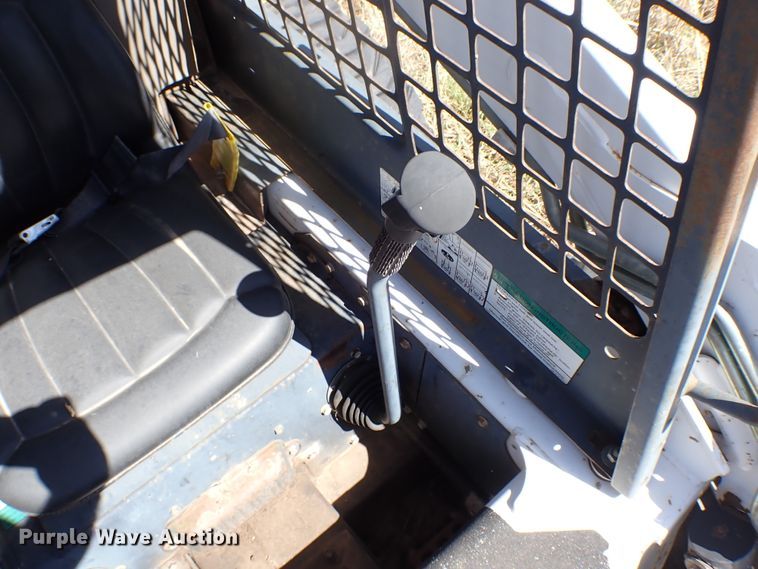 image for item KR9701 2000 Bobcat 773G  skid steer loader