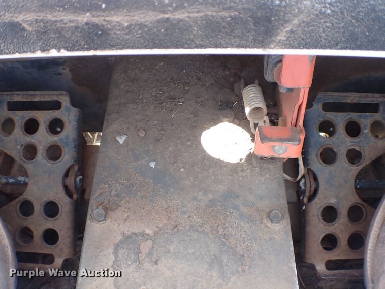 image for item KR9701 2000 Bobcat 773G  skid steer loader