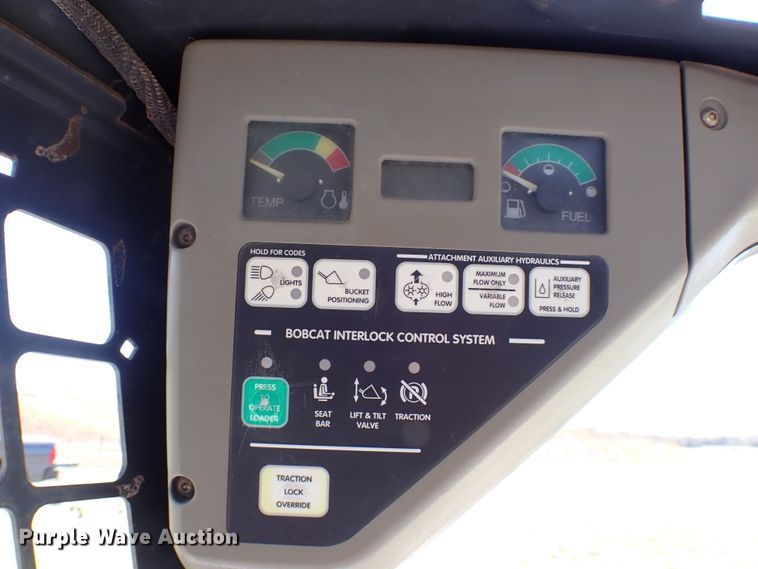 image for item KR9701 2000 Bobcat 773G  skid steer loader