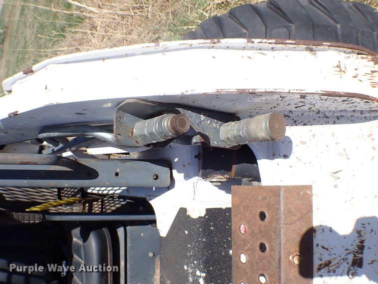 image for item KR9701 2000 Bobcat 773G  skid steer loader