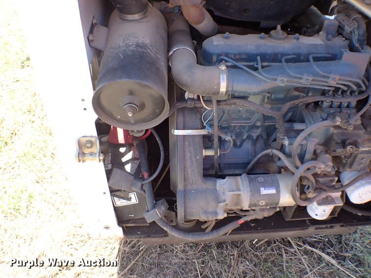 image for item KR9701 2000 Bobcat 773G  skid steer loader