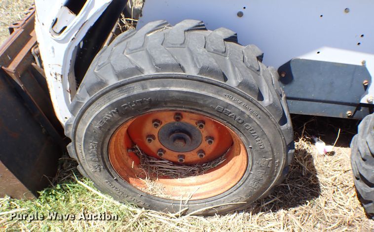 image for item KR9701 2000 Bobcat 773G  skid steer loader