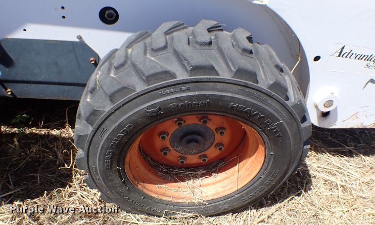 image for item KR9701 2000 Bobcat 773G  skid steer loader