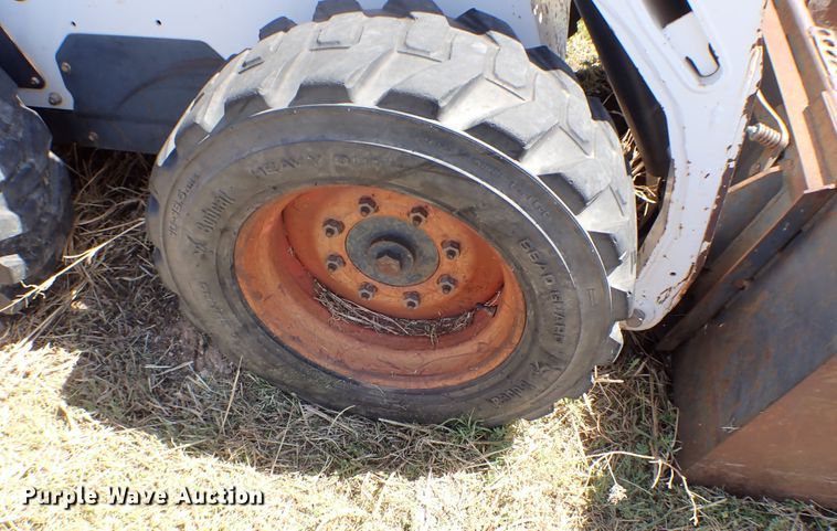 image for item KR9701 2000 Bobcat 773G  skid steer loader