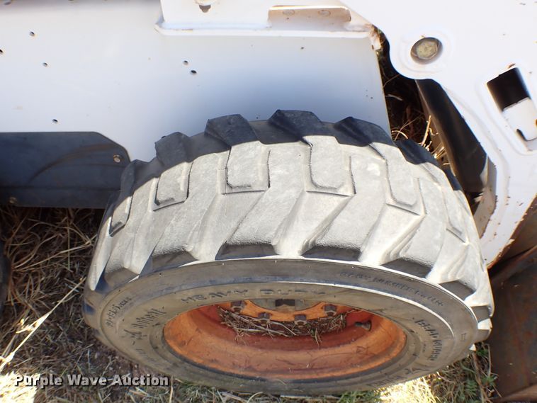 image for item KR9701 2000 Bobcat 773G  skid steer loader