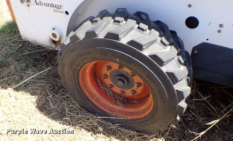 image for item KR9701 2000 Bobcat 773G  skid steer loader